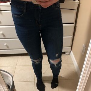 Sz. 10 ripped old navy blue skinny jeans
